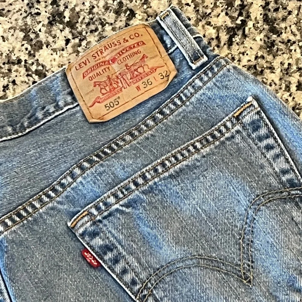 Levi's 505 Regular Fit Straight Denim Jeans Mens‎ 36x32 Medium Blue